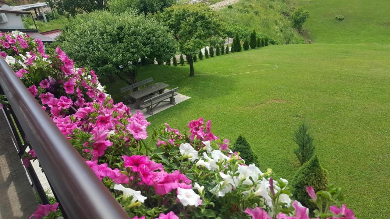 Vukovic House Hotel Селище Дрезницко Екстериор снимка