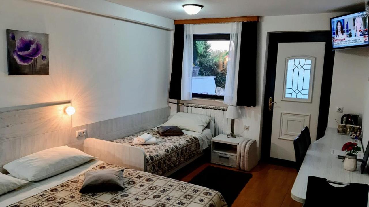 Vukovic House Hotel Селище Дрезницко Екстериор снимка